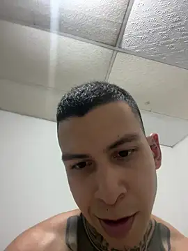 Show modela Andrew_san na web-kameri