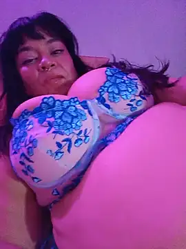 Pokazy przed kamerką – karlablue_