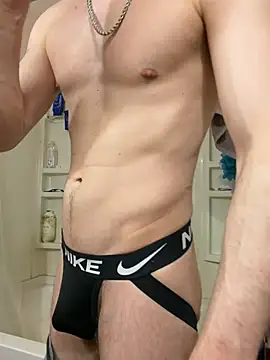 Cloudd_Kingg_Iceyyy Show in webcam