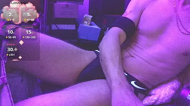 Cloudd_Kingg_Iceyyy Show in webcam