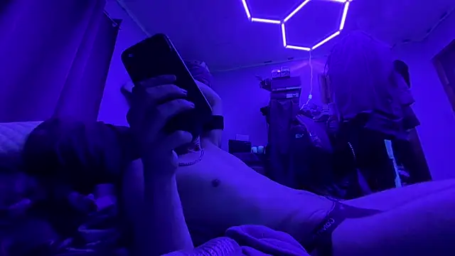 Cloudd_Kingg_Iceyyy 在線直播表演