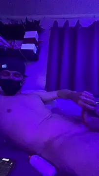 Cloudd_Kingg_Iceyyy Show in webcam