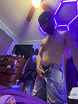 Pokazy przed kamerką – Cloudd_Kingg_Iceyyy