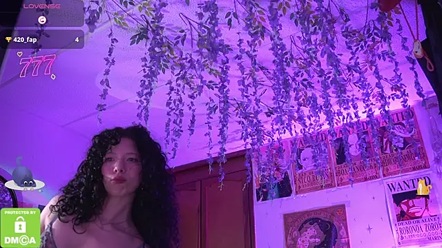 Katyroronoa's Live XXX Chat