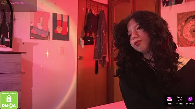 Katyroronoa's Live XXX Chat
