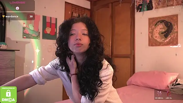 Katyroronoa's Live XXX Chat