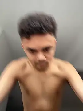 Yxngdiruss webcam show