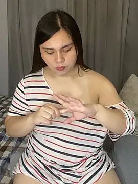 Show modela mysticofcum_ na web-kameri