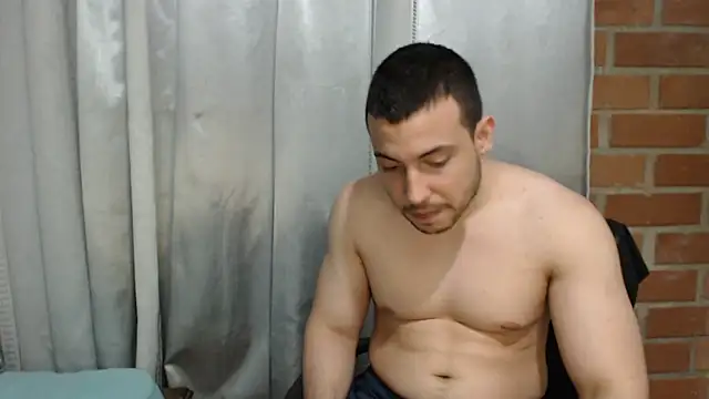 Armando_2002 Chat XXX in diretta