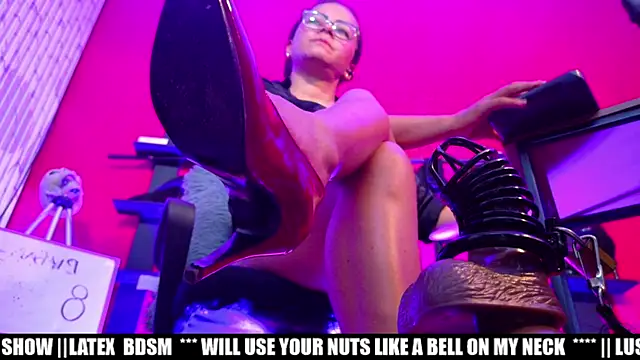 MistressSlut1's Webcam Show
