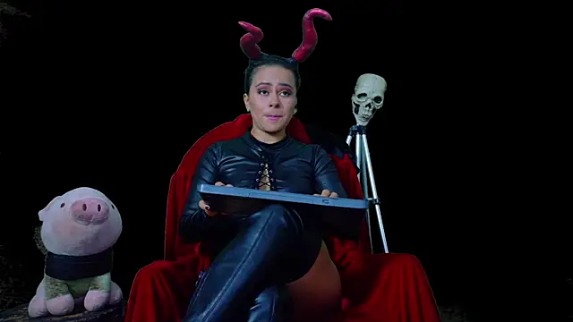 MistressSlut1 élő XXX-chatje