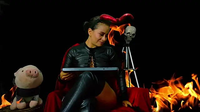 MistressSlut1 在線直播表演
