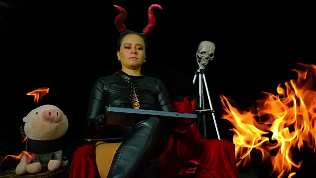 MistressSlut1 Pertunjukan Webcam