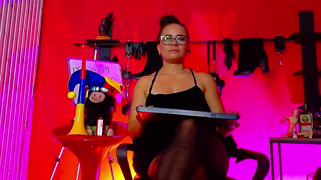 MistressSlut1's Webcam Show