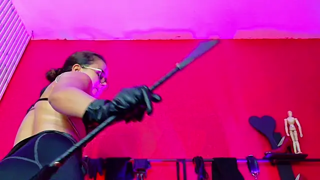 MistressSlut1's Webcam Show