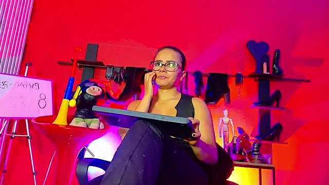 MistressSlut1's Webcam Show