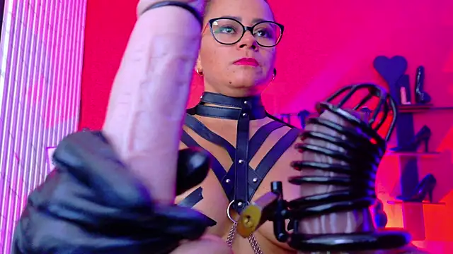 MistressSlut1's Webcam Show