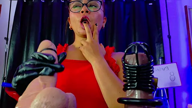 MistressSlut1's Webcam Show