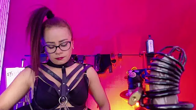 MistressSlut1n Webbikameraesitys