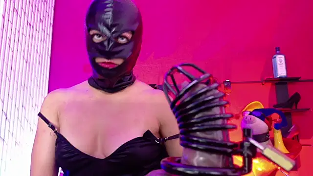 MistressSlut1 Show in webcam