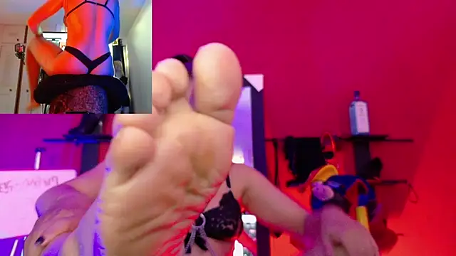 MistressSlut1 webcam show