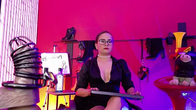 MistressSlut1 – webcam-show