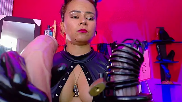 MistressSlut1 webcam show
