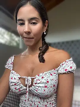 צ'אט XXX בשידור חי של RouseColins