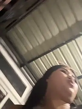 Pokazy przed kamerką – Bella_nasty69