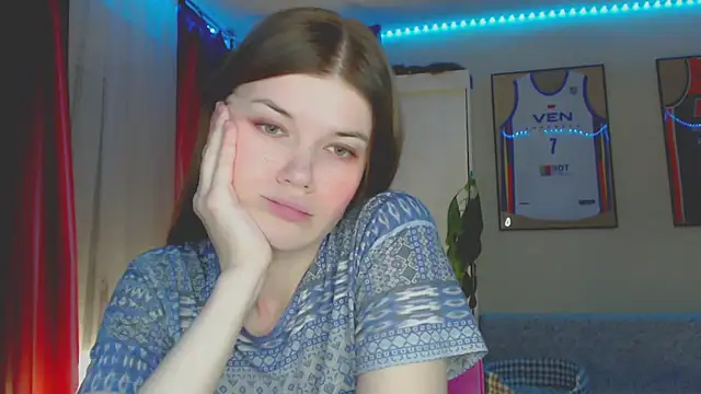 Klementa Adlı Modelin Canlı XXX Sohbeti