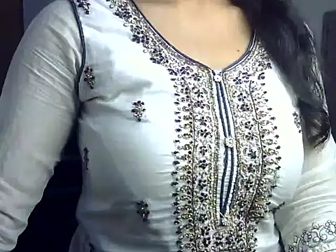 Chat XXX en directo de SiaraSiyA
