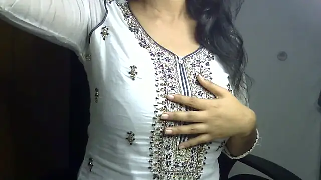 SiaraSiyA's Live XXX Chat