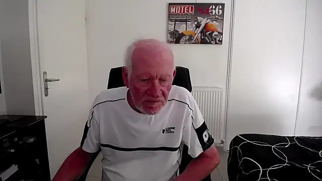 jimmy73490 Show in webcam