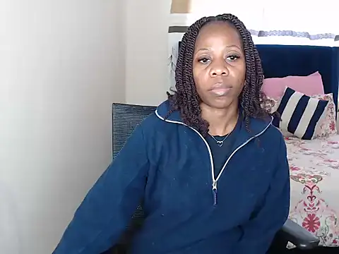 QUEENMANDYY's Live XXX Chat