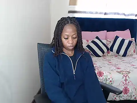 QUEENMANDYY's Live XXX Chat