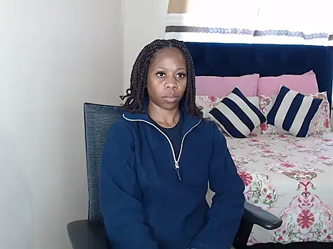 QUEENMANDYY élő XXX-chatje