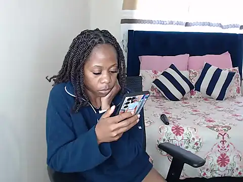 QUEENMANDYY Live XXX Chat