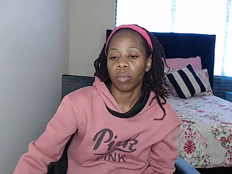 QUEENMANDYY's Live XXX Chat