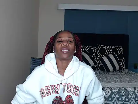 QUEENMANDYY's Live XXX Chat