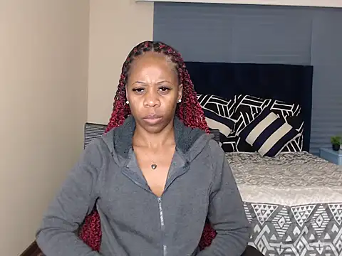 QUEENMANDYYn Live XXX chat