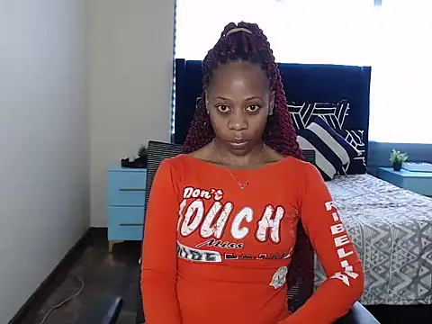 QUEENMANDYY's Live XXX Chat