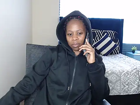 QUEENMANDYY XXX чат на живо