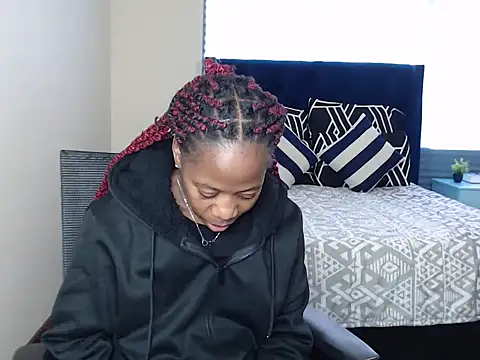 QUEENMANDYY's Live XXX Chat