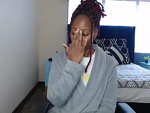 QUEENMANDYY's Live XXX Chat