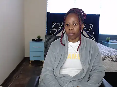 QUEENMANDYY's Live XXX Chat