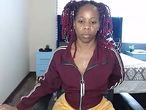 QUEENMANDYY's Live XXX Chat