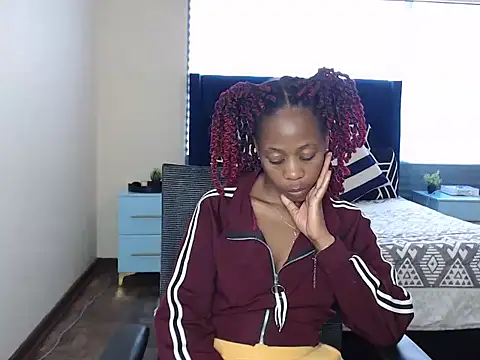 QUEENMANDYY's Live XXX Chat