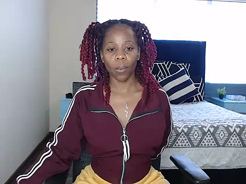 XXX chat uživo modela QUEENMANDYY