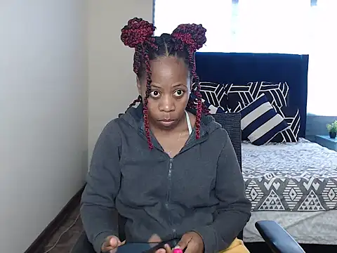 QUEENMANDYY's Live XXX Chat