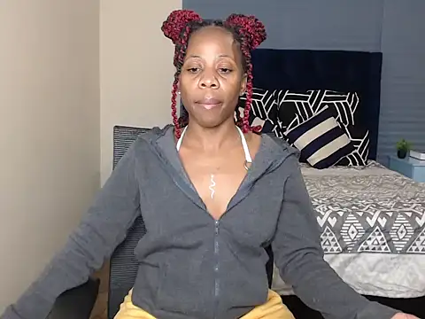 QUEENMANDYY's Live XXX Chat